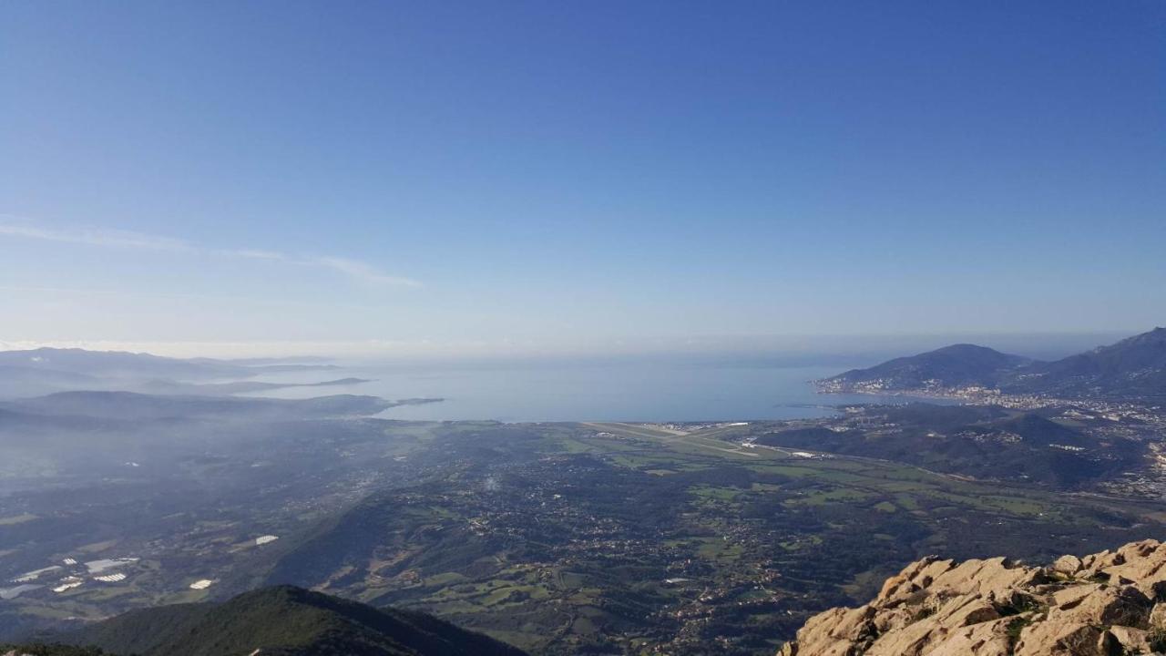 Magnifique Appartement Avec Balcon Vue Mer A L'Entree D'Ajaccio Ajaccio  Esterno foto